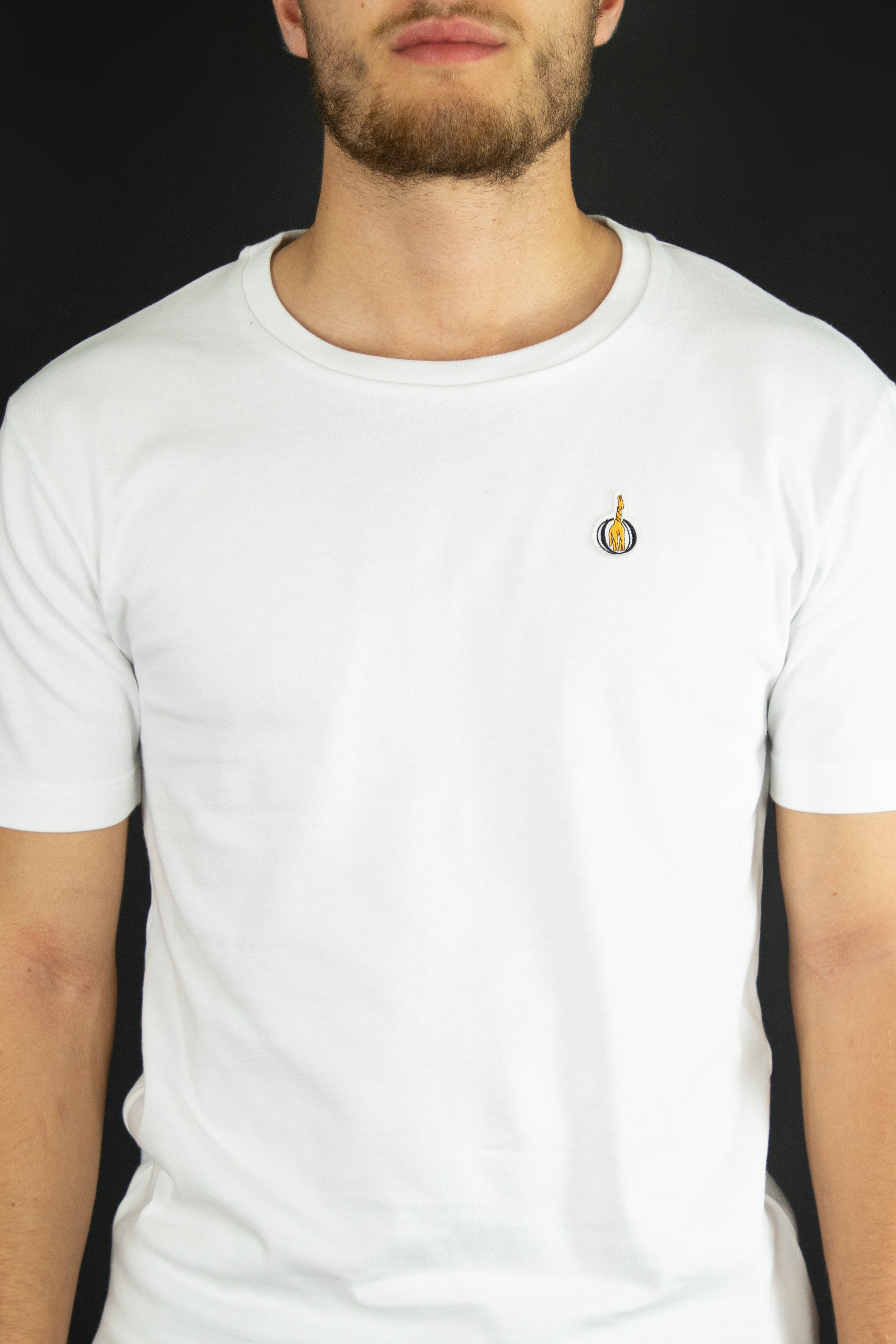 T-shirt homme blanc en coton Made In France - girafe brodée